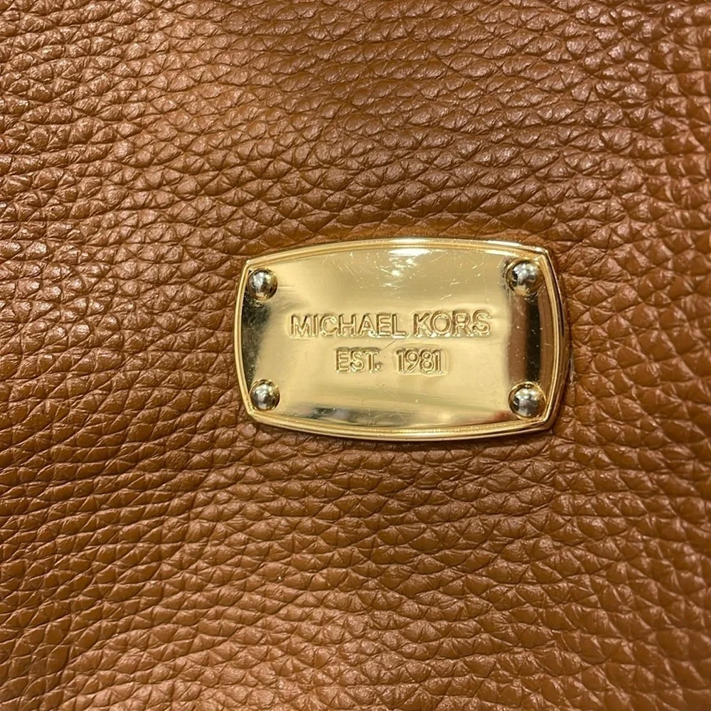 Michael Michael Kors Bedford Tassel Bag - Picture 4 of 15
